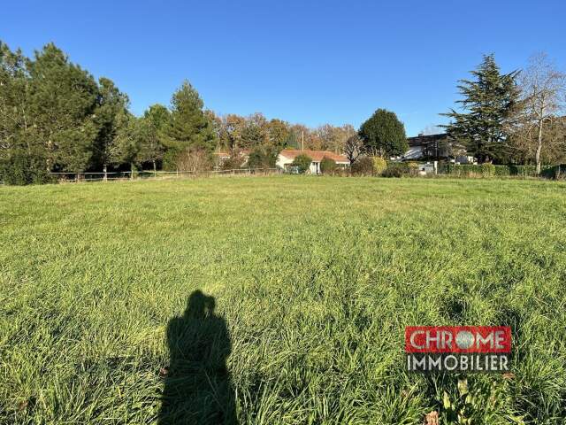 Terrain de 1276 m&sup2;  m&sup2; — photo du bien