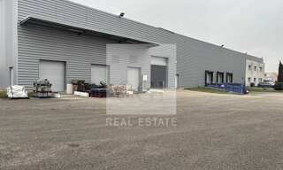 Commerce  3327 m² à louer à Meyzieu (69330)