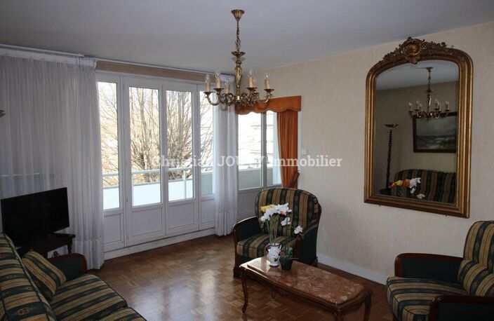 F4 — photo 2