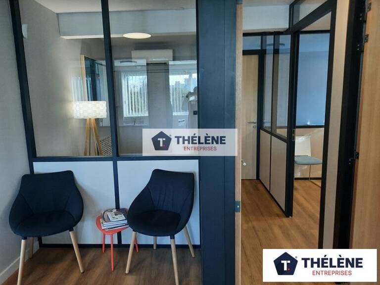 BUREAUX à VENDRE — photo 1