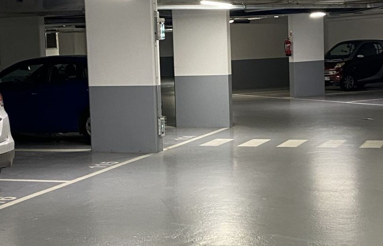 garage  pièces 10 m2 à louer à Saint-Ouen-sur-Seine (93400)