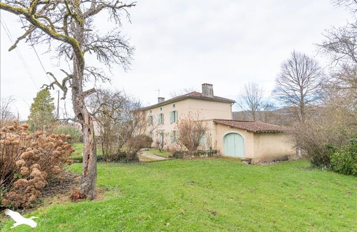 Maison de bourg de 7 pièces principales — photo 2
