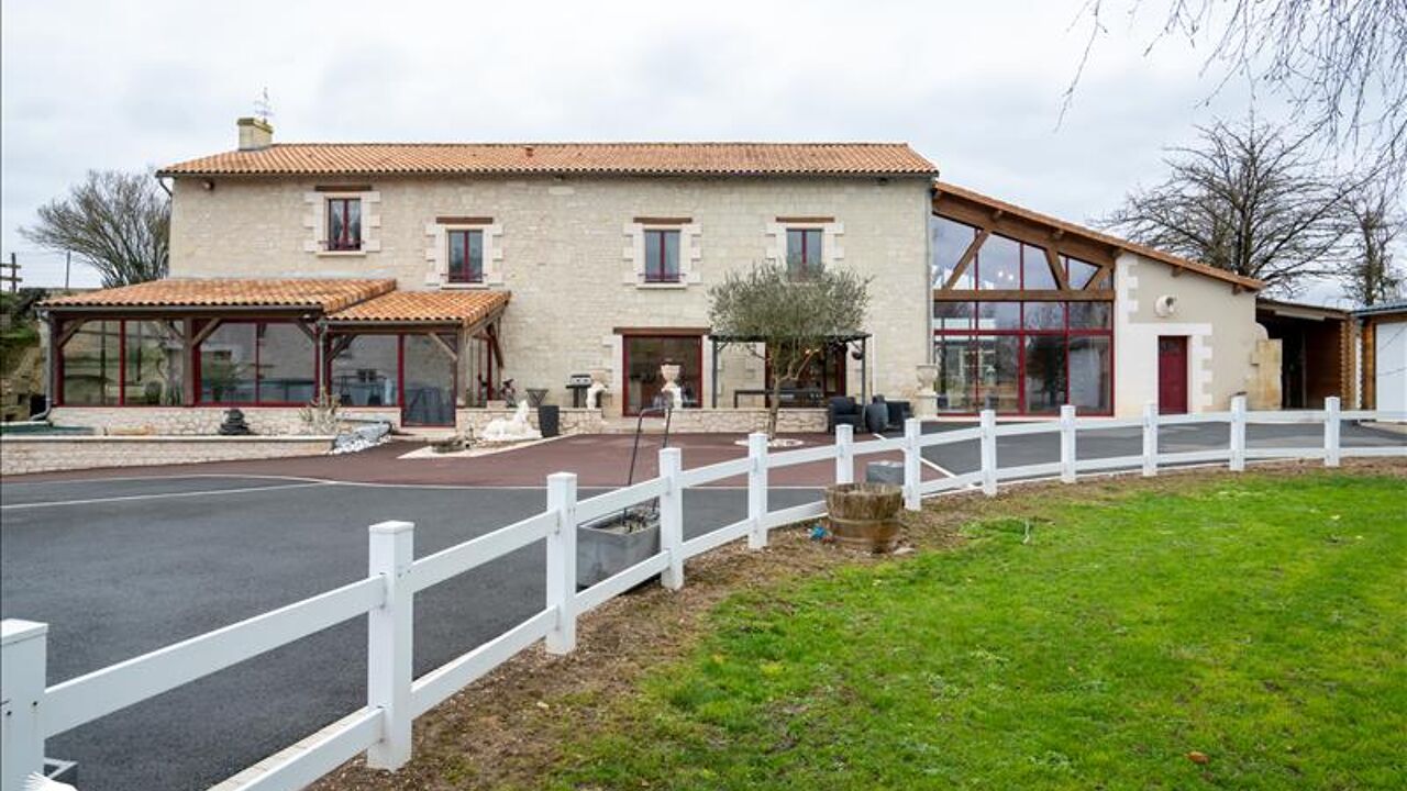 maison 7 pièces 241 m2 à vendre à Les Trois-Moutiers (86120)