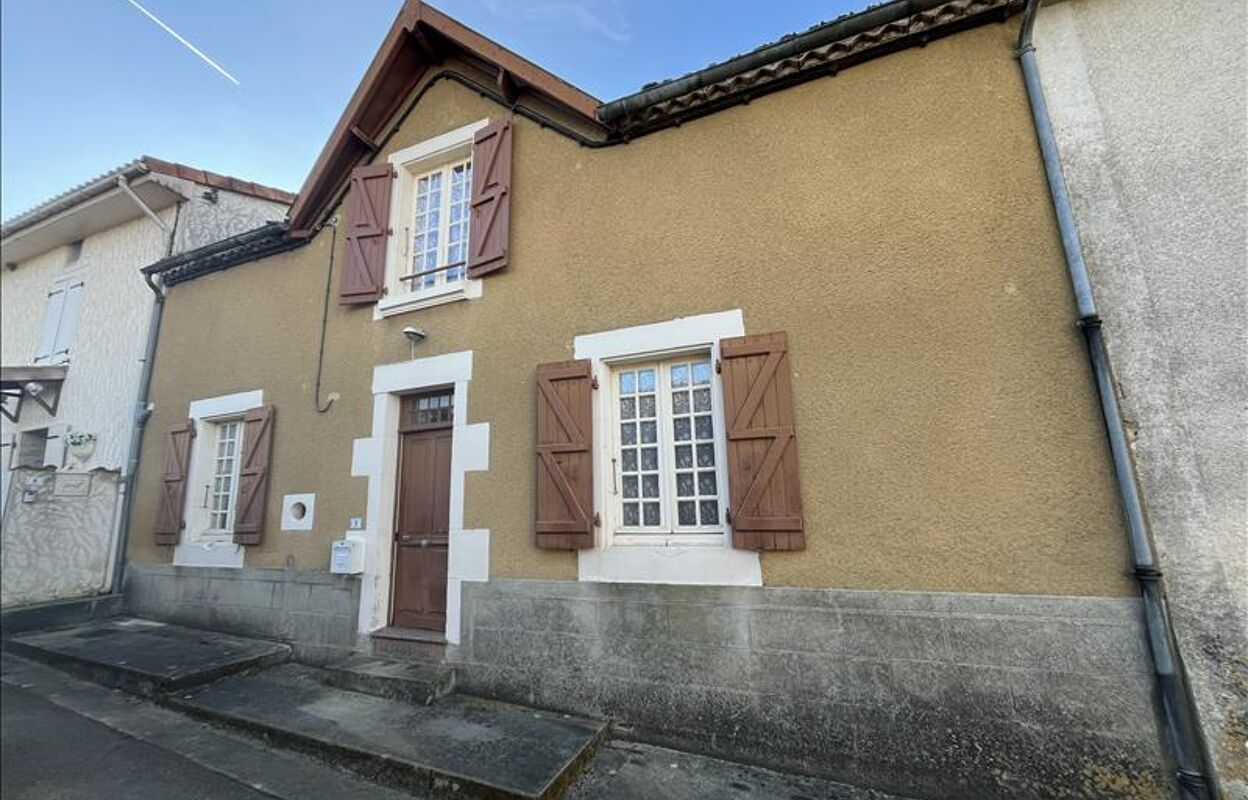 maison 5 pièces 103 m2 à vendre à Confolens (16500)