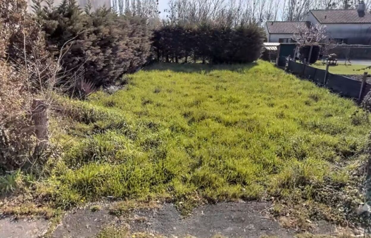 terrain  pièces 250 m2 à vendre à Cabariot (17430)