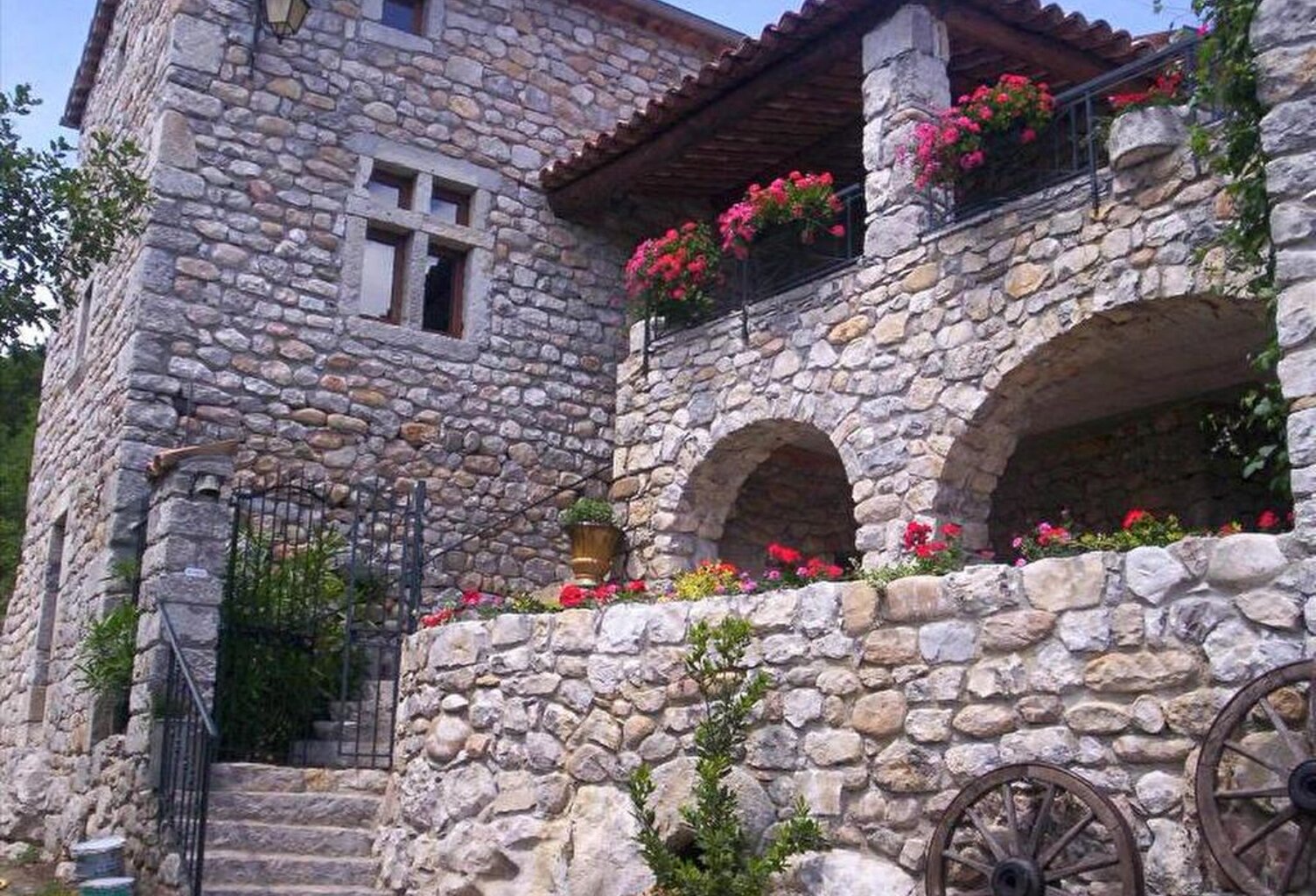 Ensemble immobilier maison + gites — photo 1