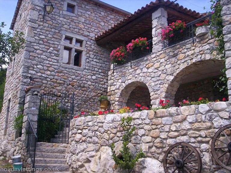 Ensemble immobilier maison + gites — photo 1