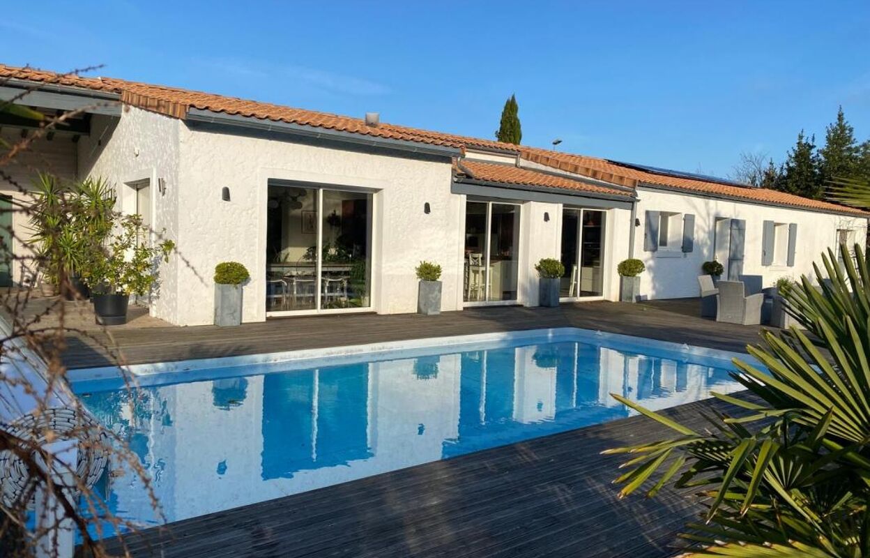 maison 5 pièces 175 m2 à vendre à Saintes (17100)