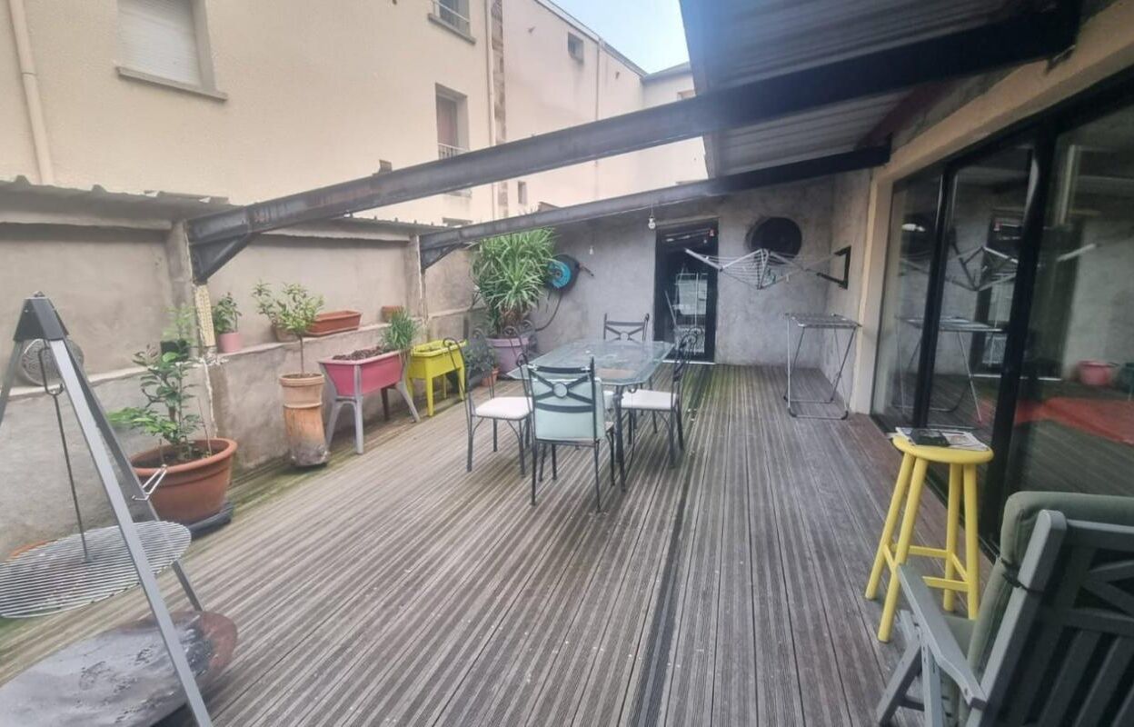 appartement 5 pièces 270 m2 à vendre à Le Chambon-Feugerolles (42500)