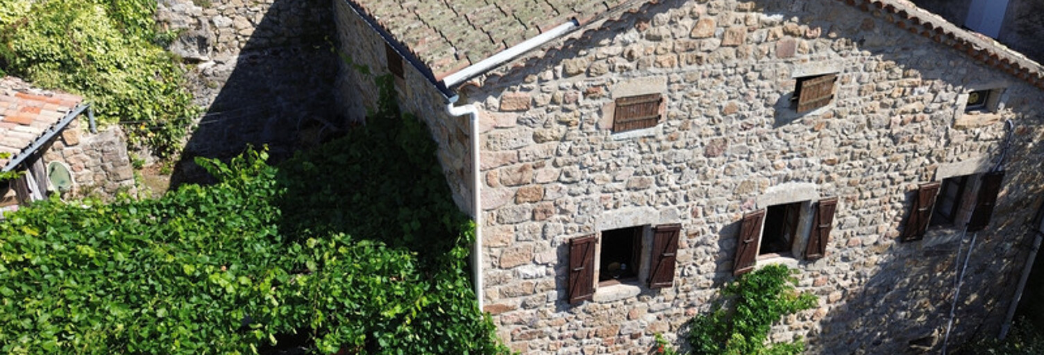 Maison 3 Pièces 100 m² à vendre à Saint-Michel-de-Chabrillanoux (07360)