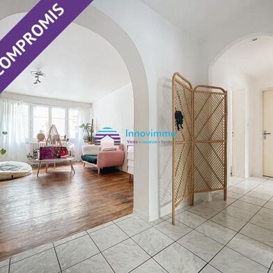 Appartement 3 pièces 241500 €