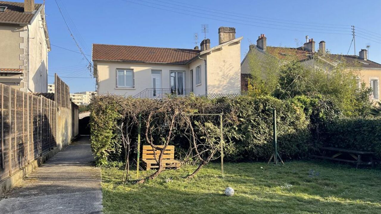 immeuble  pièces 161 m2 à vendre à Périgueux (24000)