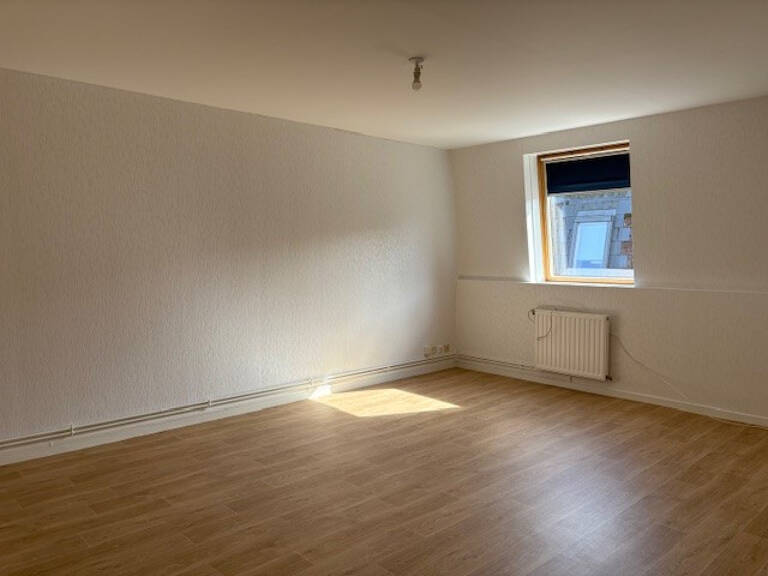 Leasing Appartement 2  pièces 56 m² La Châtre — photo 1