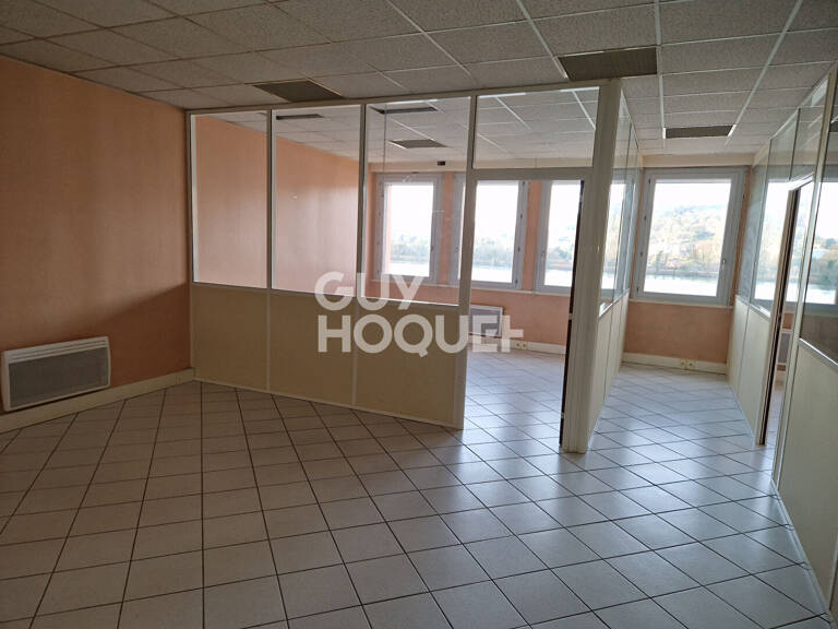 Local commercial Vienne 92.5 m2 — photo 1