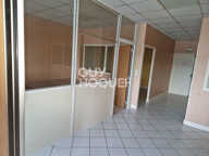 Local commercial Vienne 92.5 m2 — photo 2