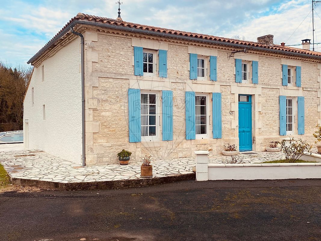 Villa / Maison 6 pièces  à vendre Semussac 17120