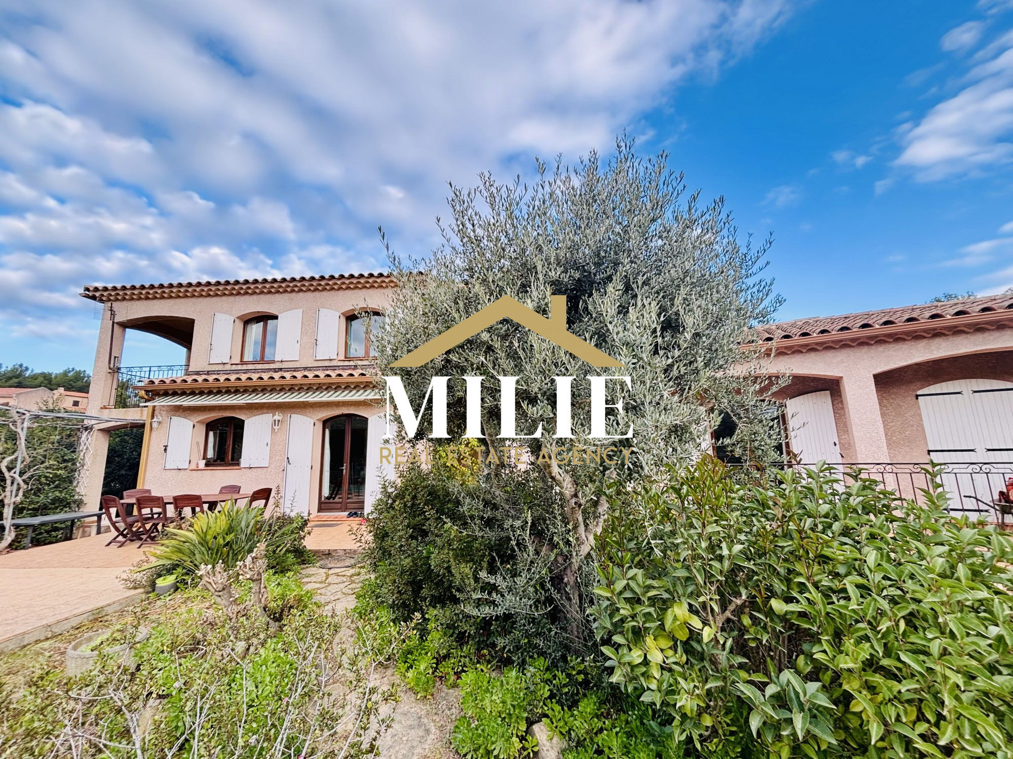 Villa / Maison 7 pièces  à vendre Saint-Cyr-sur-Mer 83270