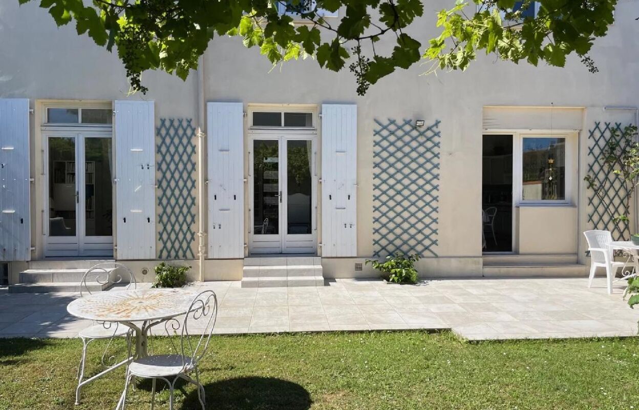 maison 7 pièces 191 m2 à vendre à La Rochelle (17000)