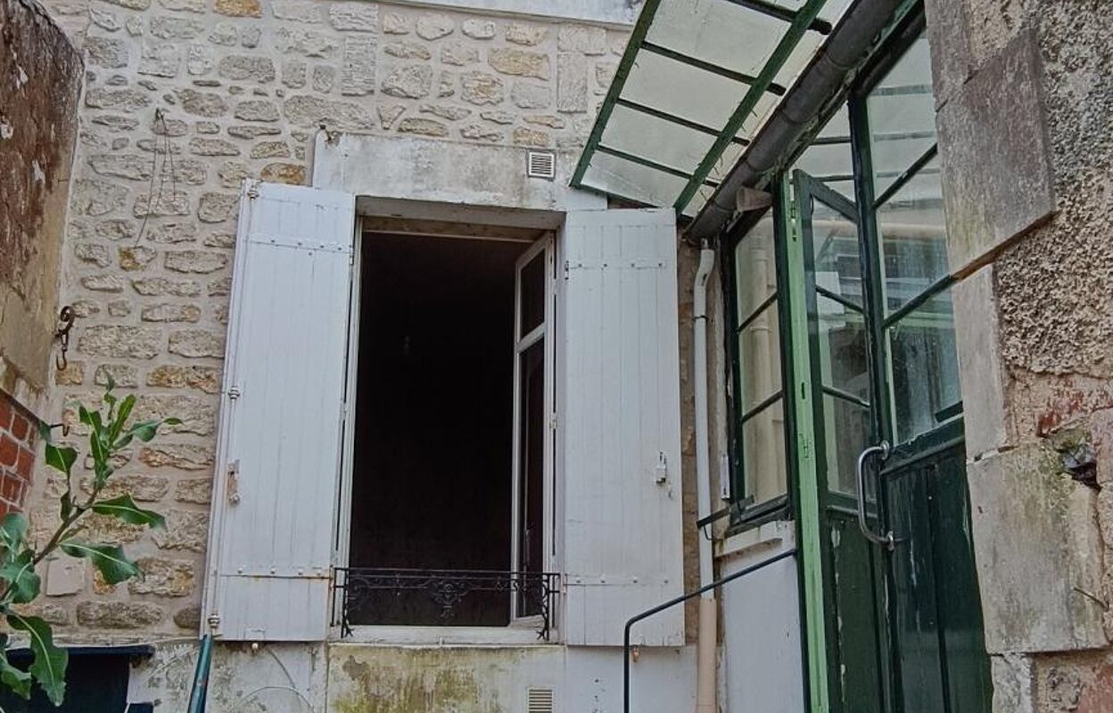 maison 5 pièces 97 m2 à vendre à Saintes (17100)