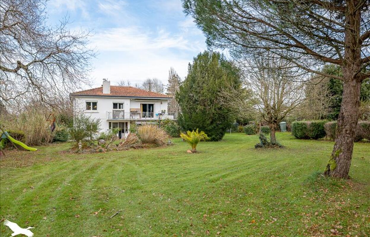 maison 4 pièces 116 m2 à vendre à Saint-Georges-des-Coteaux (17810)