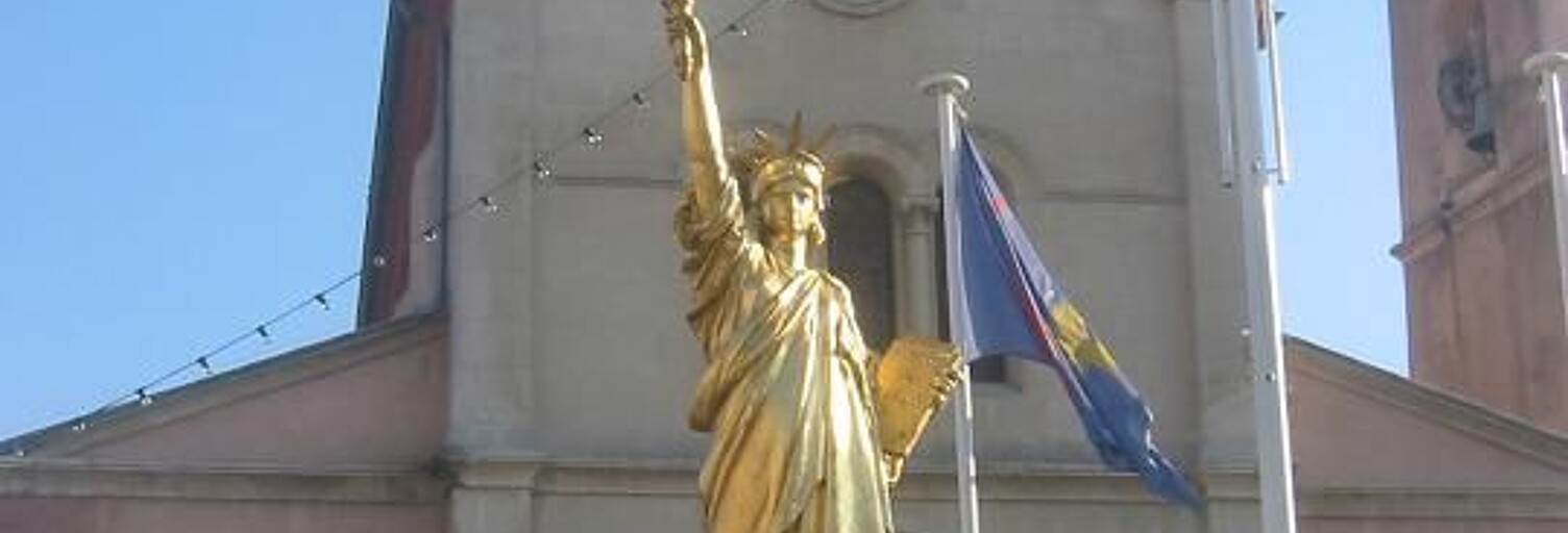 property.type.service   m² à vendre à Saint-Cyr-sur-Mer (83270)