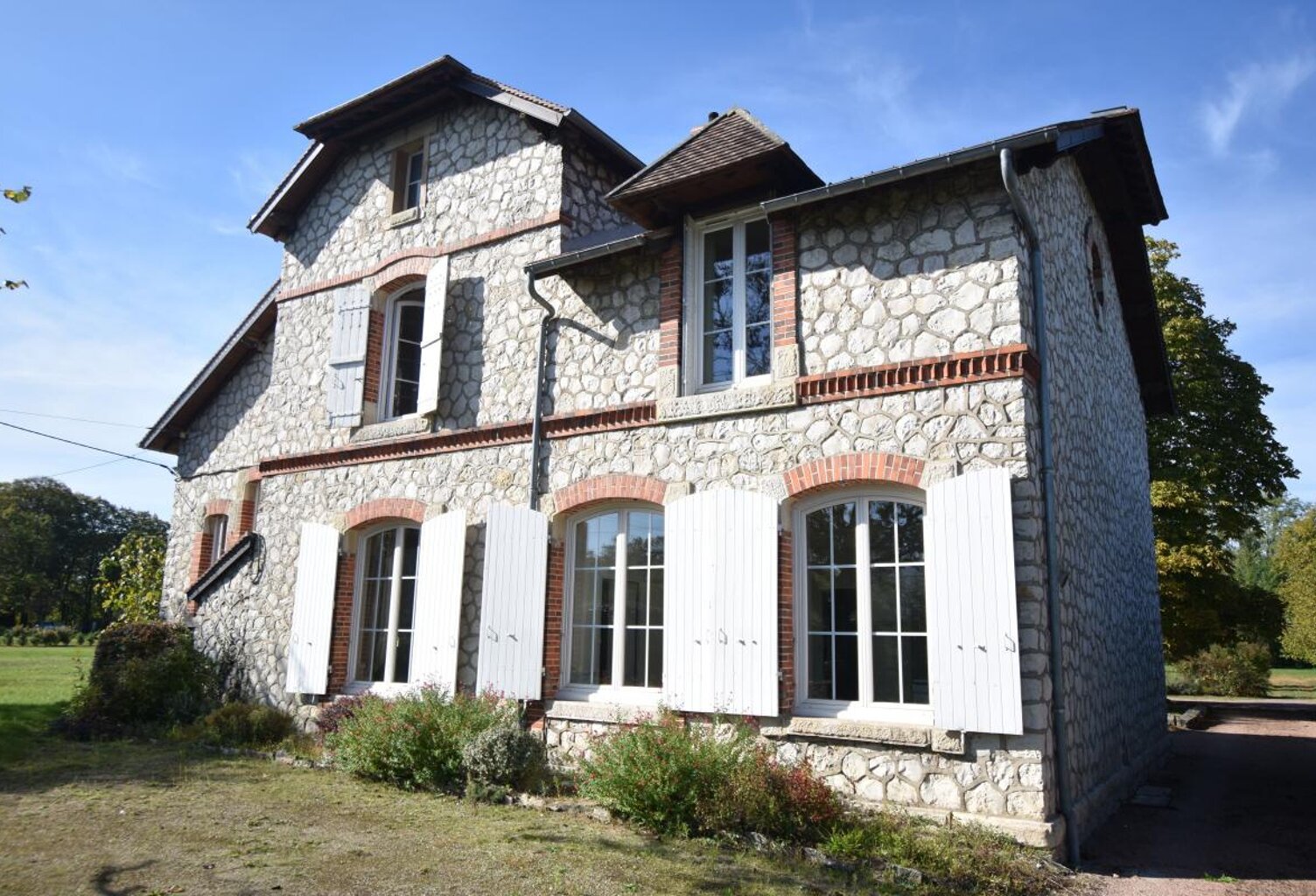 Maison 176 m² à COSNE COURS SUR LOIRE — photo 1