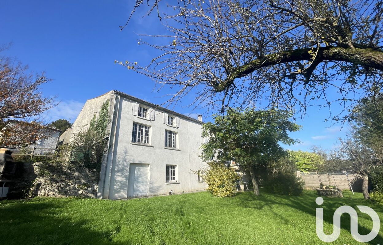 maison 6 pièces 177 m2 à vendre à Saint-Césaire (17770)