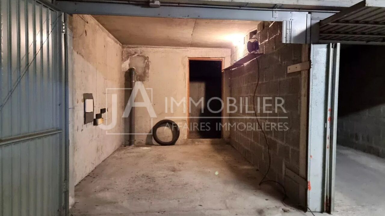 garage  pièces  m2 à vendre à Nice (06100)