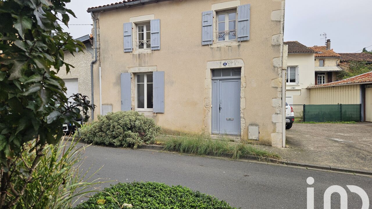 maison 2 pièces 48 m2 à vendre à Ruffec (16700)