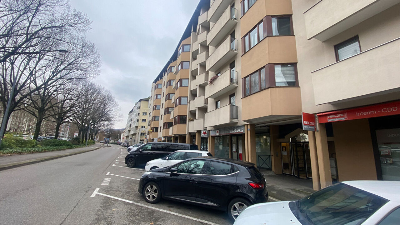 commerce 3 pièces 61 m2 à vendre à Chambéry (73000)