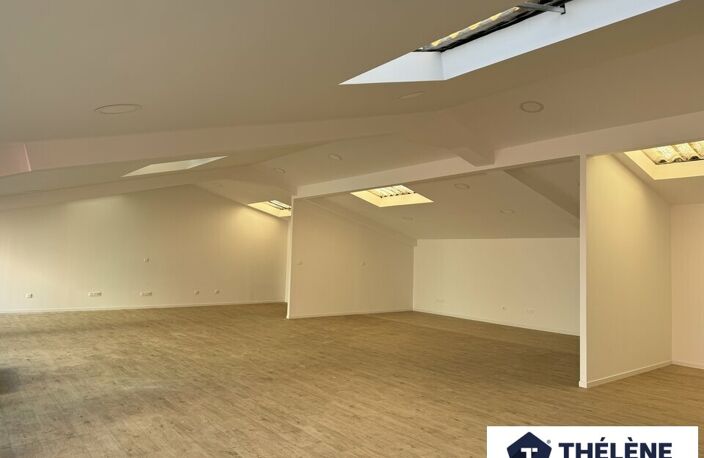 BUREAUX à LOUER — photo 2