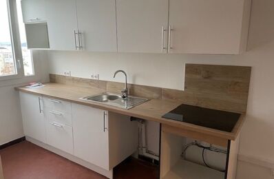 location appartement 980 € CC /mois à proximité de Saint-Martin-de-Crau (13310)