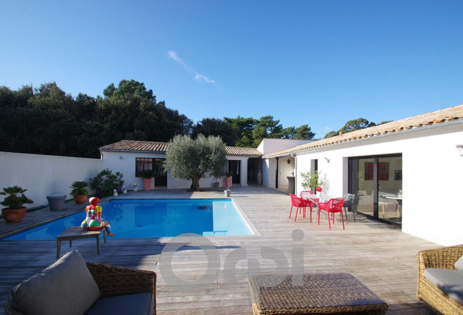 Villa d’exception à vendre – Rivedoux-Plage – 223 m², 5 chambres, maison d’amis, piscine, jardin, jacuzzi, sauna, garage — photo 1
