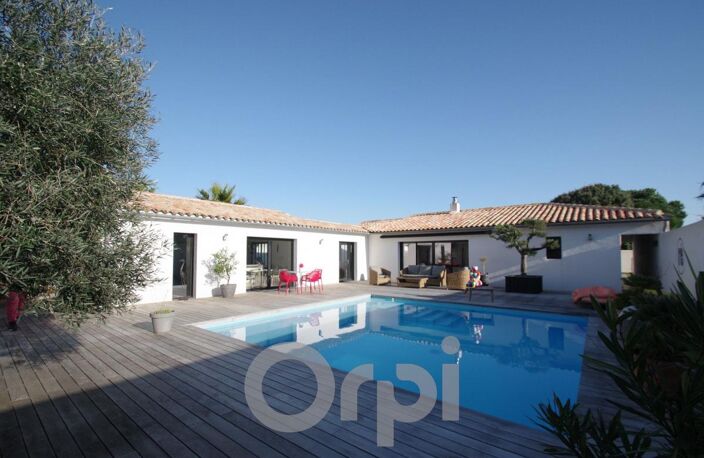 Villa d’exception à vendre – Rivedoux-Plage – 223 m², 5 chambres, maison d’amis, piscine, jardin, jacuzzi, sauna, garage — photo 2