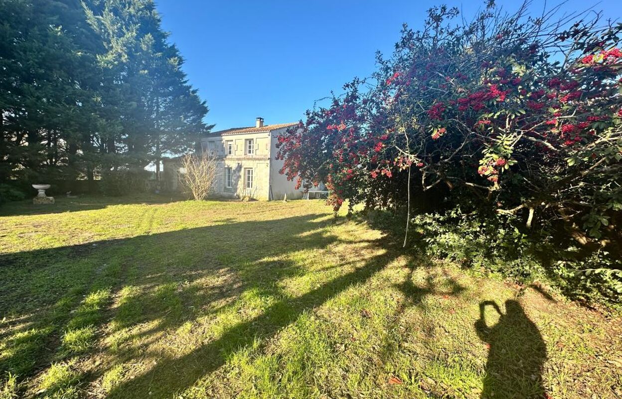 maison 5 pièces 120 m2 à vendre à Saint-Hippolyte (17430)