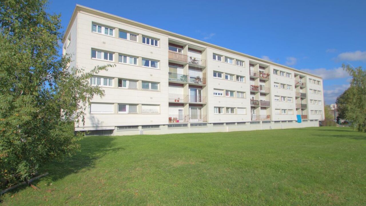 appartement 3 pièces 63 m2 à vendre à Saint-Jean-de-la-Ruelle (45140)