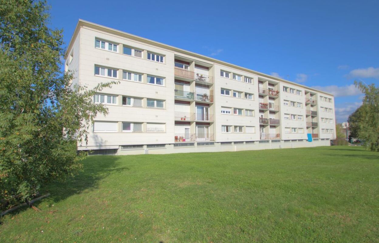 appartement 3 pièces 63 m2 à vendre à Saint-Jean-de-la-Ruelle (45140)