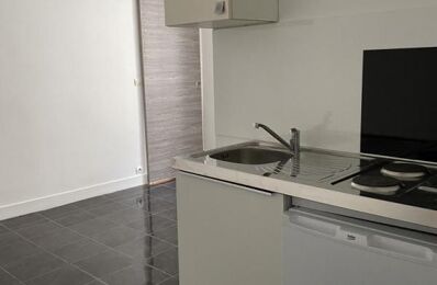 location appartement 970 € CC /mois à proximité de Paris 7 (75007)