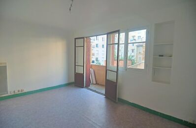 location appartement 450 € CC /mois à proximité de Marseille 3 (13003)