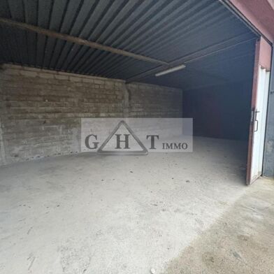 Local industriel 180 m²