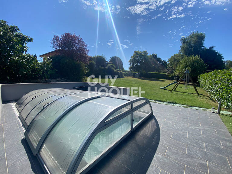 Exclusivité /  A vendre  - Maison avec jardin et piscine  et ... — photo 1