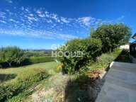 Exclusivité /  A vendre  - Maison avec jardin et piscine  et ... — photo 2