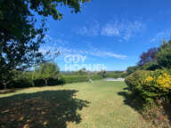 Exclusivité /  A vendre  - Maison avec jardin et piscine  et ... — photo 3