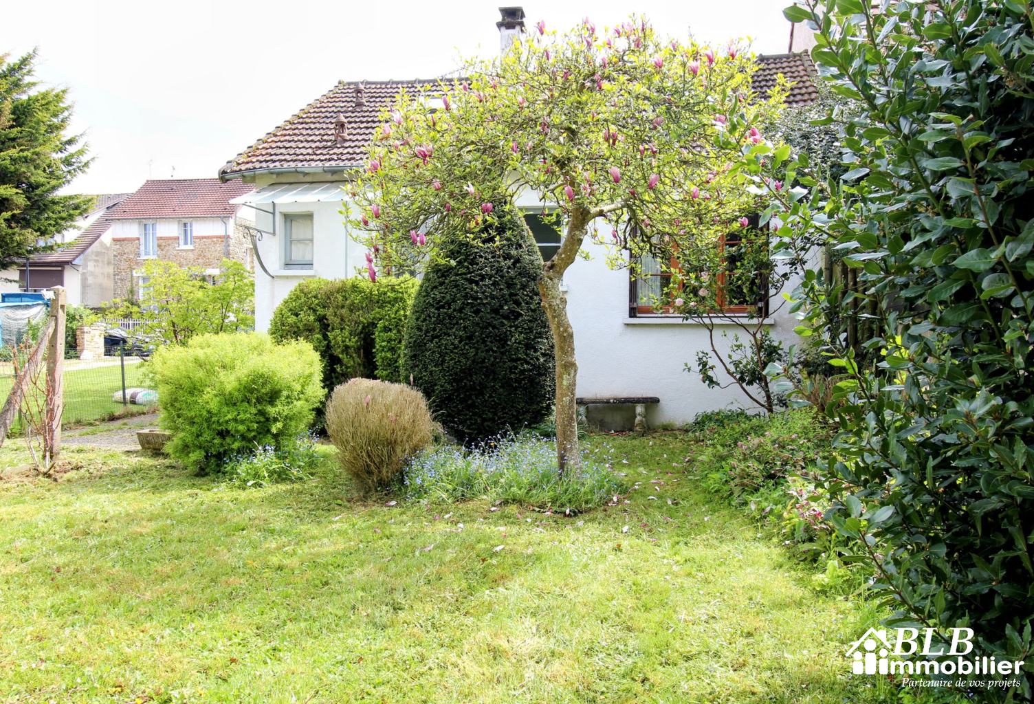 78320 Le Mesnil Saint Denis, Maison à vendre sur une une par — photo 1