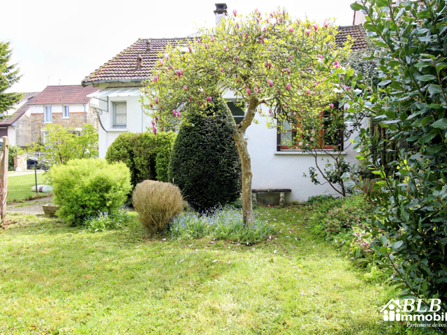 78320 Le Mesnil Saint Denis, Maison à vendre sur une une par — photo du bien