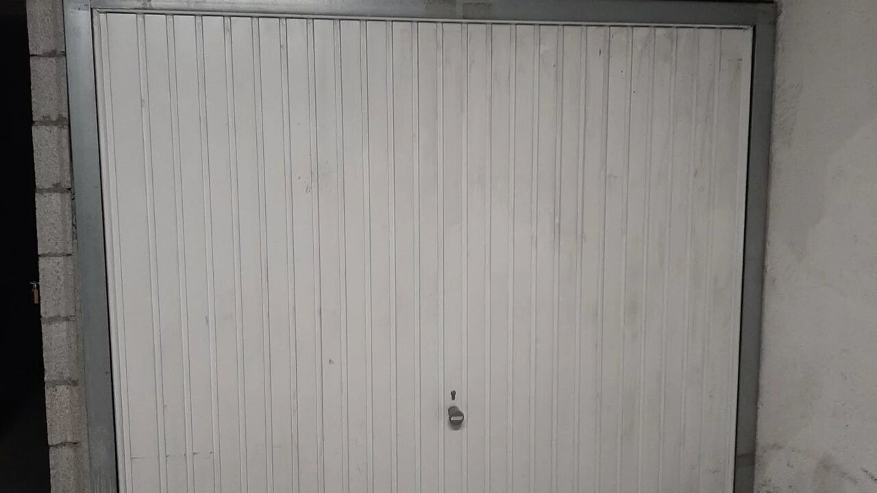 garage  pièces 10 m2 à louer à Nice (06000)