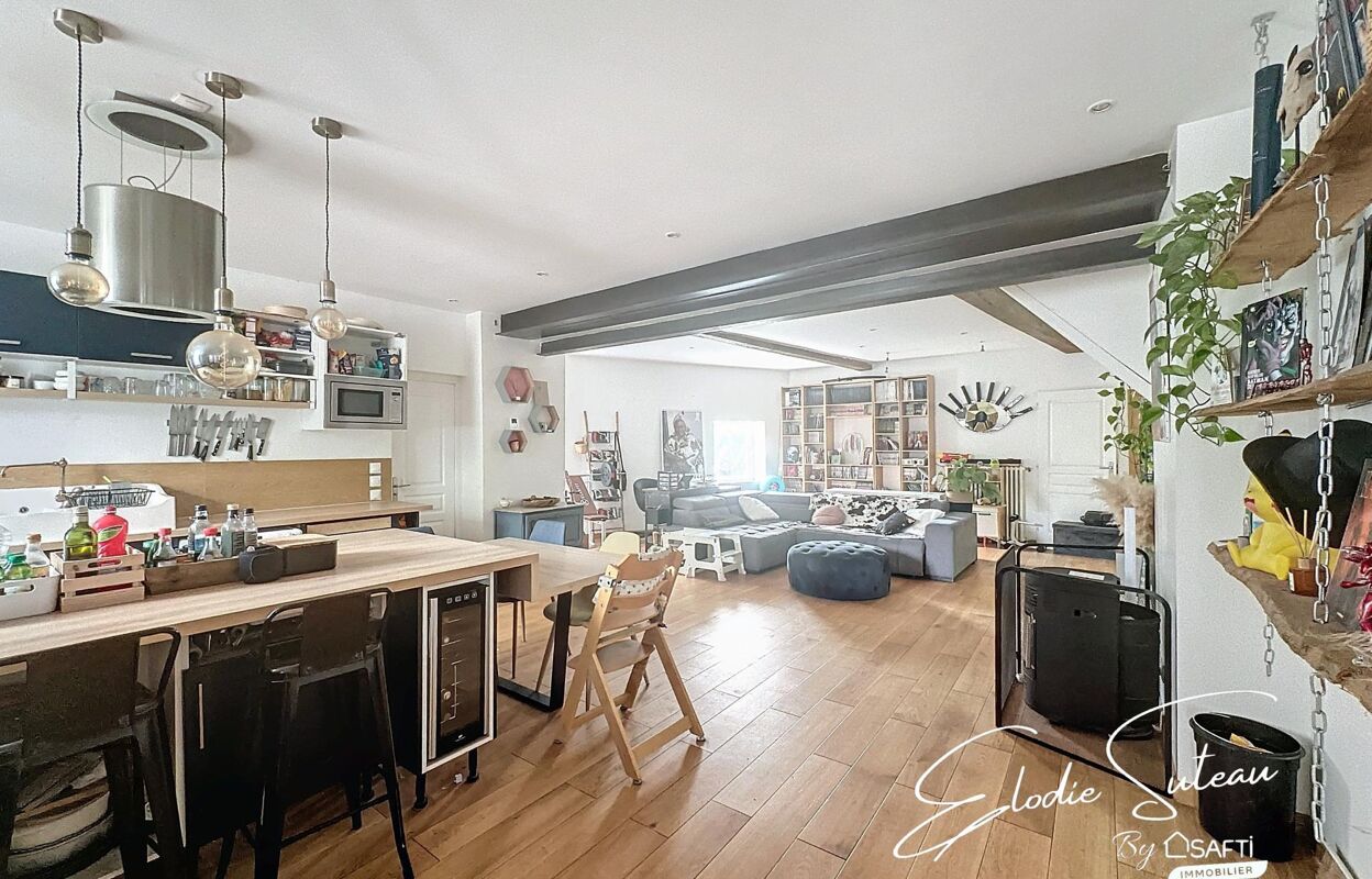 maison 8 pièces 207 m2 à vendre à Soulaire-Et-Bourg (49460)