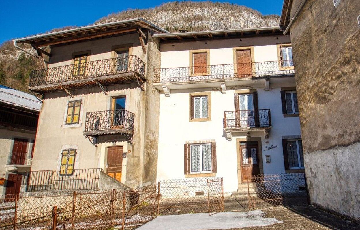 maison 10 pièces 208 m2 à vendre à Sixt-Fer-à-Cheval (74740)