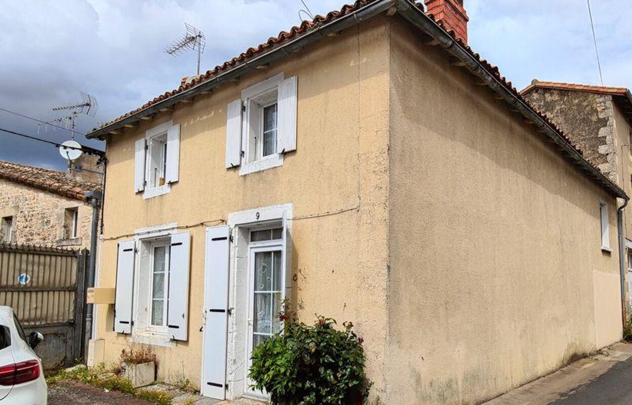 maison 2 pièces  m2 à vendre à Sauzé-Vaussais (79190)