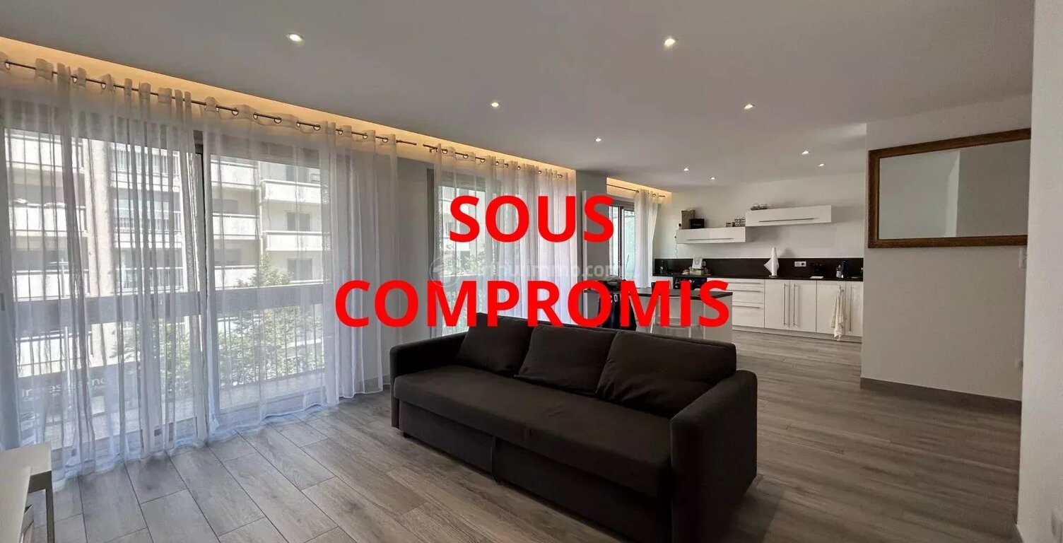 EXCLUSIVITE TRES BEAU-T3-76 m²-TRIANGLE D'OR LYON 6 — photo 1